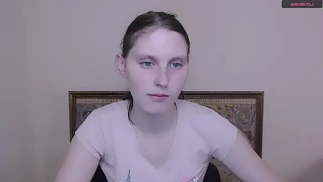 AdrianaRich  online show from 03/17/25, 07:13