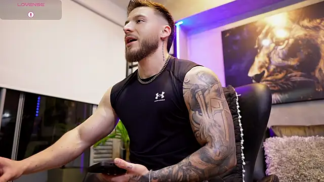 Snapshot of David_blake_ chatting on 11/25/25, 06:02 David blake online show from 11/25/25, 06:02