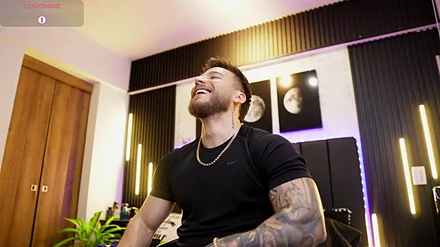 Snapshot of David_blake_ chatting on 12/16/25, 05:34 David blake online show from 12/16/25, 05:34