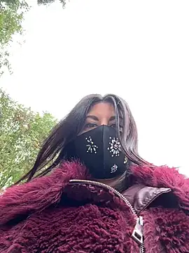 Loveblackzilla online show from 10/11/25, 10:58