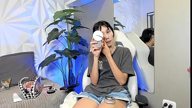 Miaa Lee7 online show from 11/11/25, 08:42