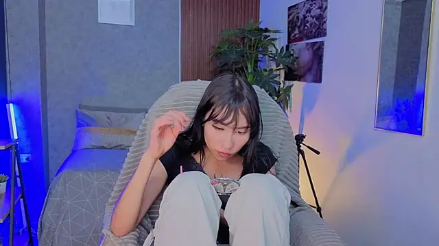 Miaa Lee7 online show from 05/23/26, 08:46