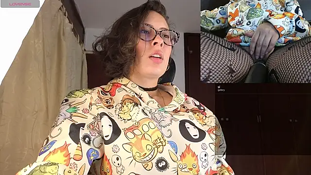 Snapshot of sophia_dumont chatting on 11/29/25, 01:08 sophia dumont online show from 11/29/25, 01:08