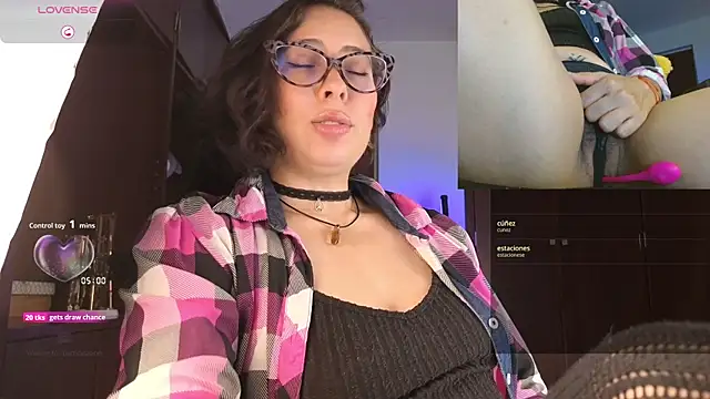 Snapshot of sophia_dumont chatting on 11/30/25, 11:09 sophia dumont online show from 11/30/25, 11:09