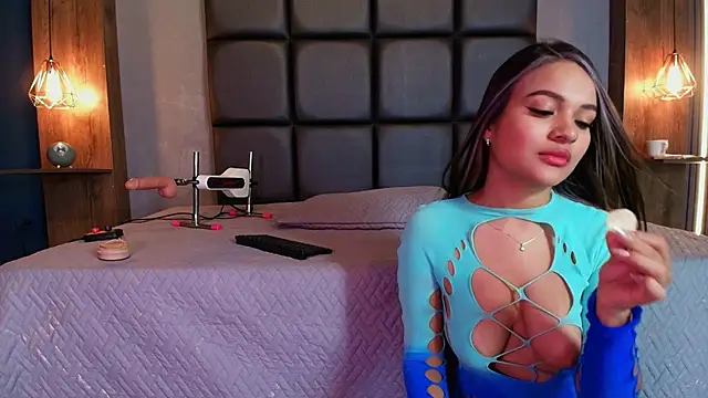  DANNA JONES online show from 10/29/25, 12:13