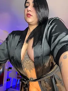 Snapshot of Madissonlove_1 chatting on 11/18/25, 11:36 Madissonlove 1 online show from 11/18/25, 11:36