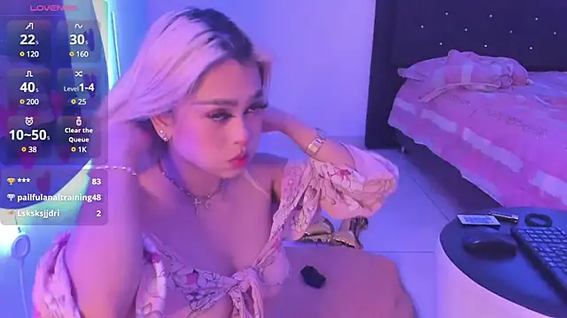 Snapshot of _Charlottequeen chatting on 02/17/25, 01:25 Charlottequeen online show from 02/17/25, 01:25