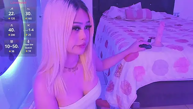 Snapshot of _Charlottequeen chatting on 03/13/25, 04:27 Charlottequeen online show from 03/13/25, 04:27