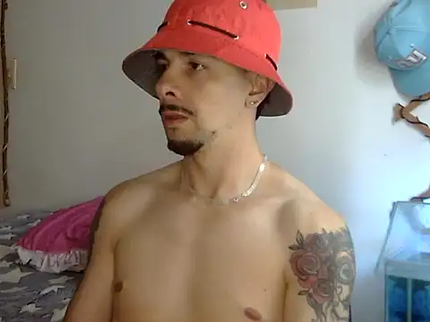 Snapshot of venusfranco_94 chatting on 11/24/25, 07:13 venusfranco 94 online show from 11/24/25, 07:13