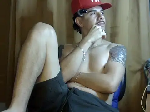 Snapshot of venusfranco_94 chatting on 12/14/25, 12:10 venusfranco 94 online show from 12/14/25, 12:10