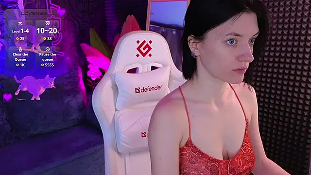 Snapshot of roxy_riot_ chatting on 09/30/25, 01:21 roxy riot online show from 09/30/25, 01:21