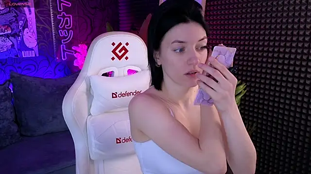 Snapshot of roxy_riot_ chatting on 10/09/25, 01:25 roxy riot online show from 10/09/25, 01:25