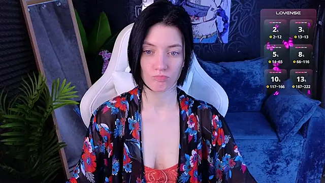 Snapshot of roxy_riot_ chatting on 11/15/25, 01:25 roxy riot online show from 11/15/25, 01:25