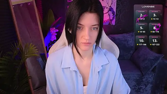 Snapshot of roxy_riot_ chatting on 11/19/25, 02:00 roxy riot online show from 11/19/25, 02:00