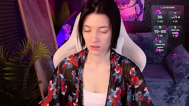 Snapshot of roxy_riot_ chatting on 11/20/25, 01:28 roxy riot online show from 11/20/25, 01:28