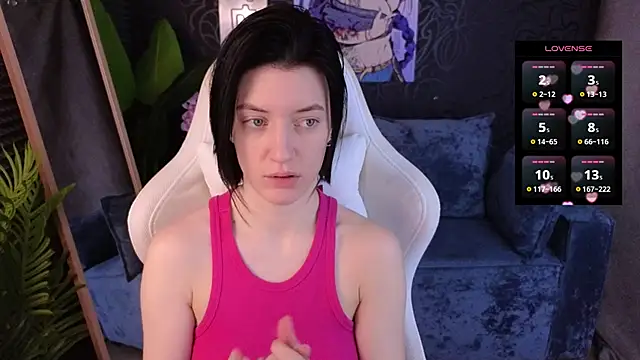 Snapshot of roxy_riot_ chatting on 12/03/25, 01:24 roxy riot online show from 12/03/25, 01:24