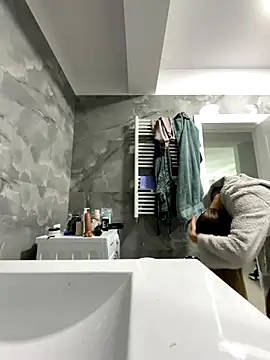 BonyBon29 online show from 10/29/25, 06:37