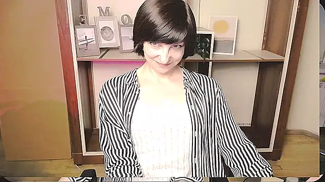  AngeliaFlow  online show from 05/08/26, 08:30
