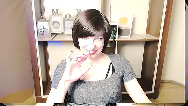  AngeliaFlow  online show from 05/19/26, 08:09