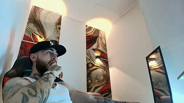 Luke davis01 online show from 05/20/26, 01:06