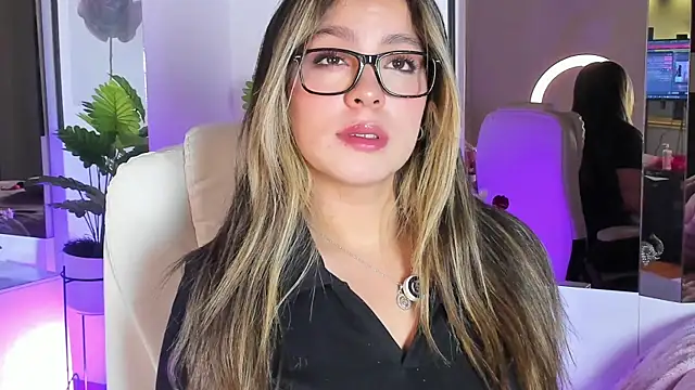 Cloee Rainbow1 online show from 05/16/26, 11:53