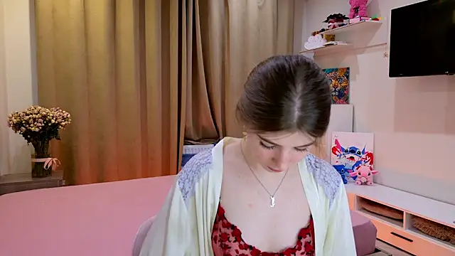 Snapshot of Bella_amory chatting on 03/08/26, 04:44 Bella amory online show from 03/08/26, 04:44