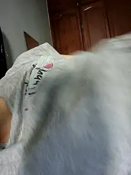 Snapshot of Milan-88 chatting on 09/21/25, 08:27 Milan-88 online show from 09/21/25, 08:27