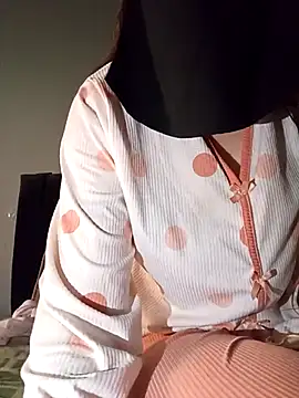 Snapshot of Milan-88 chatting on 10/23/25, 08:57 Milan-88 online show from 10/23/25, 08:57