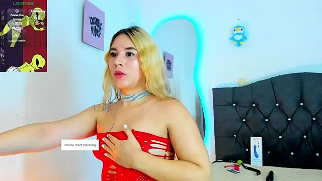 Snapshot of Vickyallien chatting on 11/28/25, 04:20 Vickyallien online show from 11/28/25, 04:20