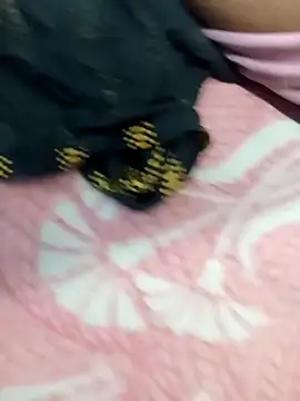 Snapshot of simrun70 chatting on 11/18/25, 12:16 simrun70 online show from 11/18/25, 12:16