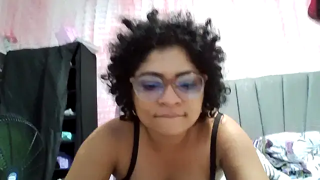 Snapshot of Tana_latin chatting on 10/08/25, 12:41 Tana latin online show from 10/08/25, 12:41