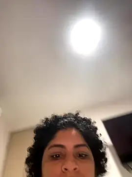 Snapshot of Tana_latin chatting on 10/11/25, 02:22 Tana latin online show from 10/11/25, 02:22