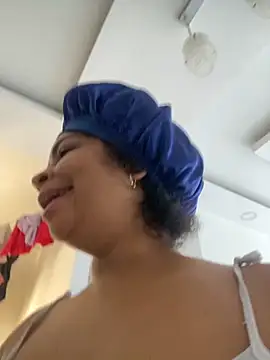 Snapshot of Tana_latin chatting on 10/11/25, 04:49 Tana latin online show from 10/11/25, 04:49