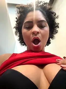 Snapshot of Tana_latin chatting on 10/24/25, 09:44 Tana latin online show from 10/24/25, 09:44