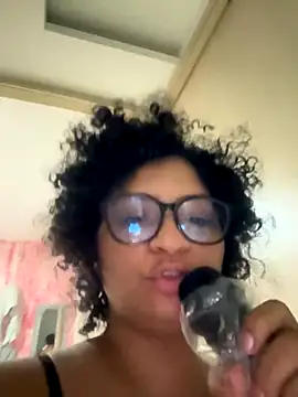 Snapshot of Tana_latin chatting on 11/18/25, 11:59 Tana latin online show from 11/18/25, 11:59