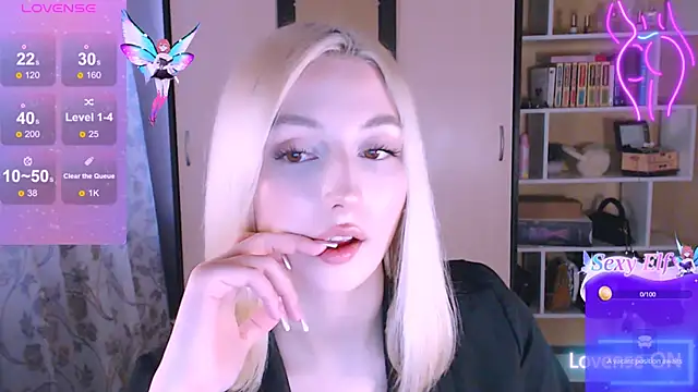 Snapshot of beauty_blonde chatting on 03/04/25, 11:40 beauty blonde online show from 03/04/25, 11:40