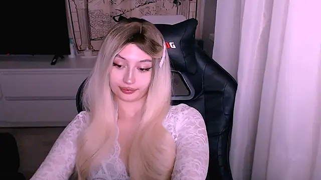 beauty blonde online show from 12/01/25, 12:15