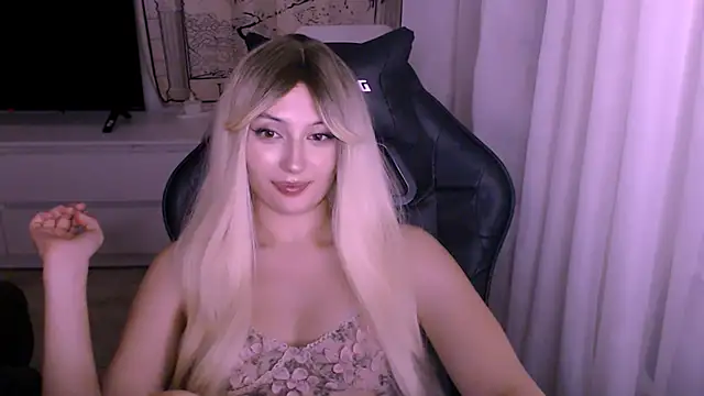 beauty blonde online show from 12/15/25, 04:00