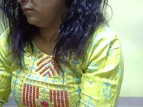 Your cutiepie  online show from 10/29/25, 08:49