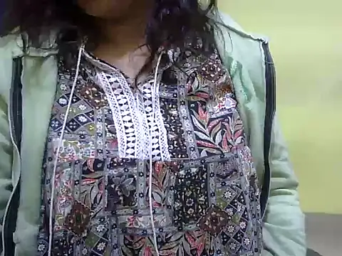 Your cutiepie  online show from 12/04/25, 08:28