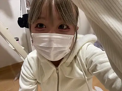 Snapshot of babu_tan_tan chatting on 12/01/25, 10:53 babu tan tan online show from 12/01/25, 10:53