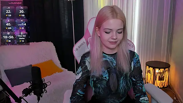 Snapshot of AshleySnowflake chatting on 02/16/25, 11:27 AshleySnowflake online show from 02/16/25, 11:27