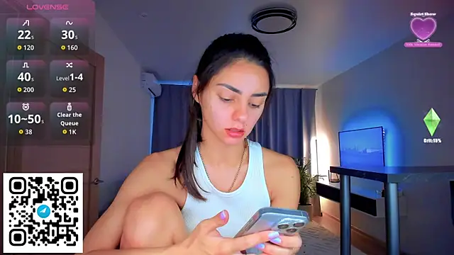 Snapshot of EmiliaZen chatting on 09/24/25, 12:08 EmiliaZen online show from 09/24/25, 12:08