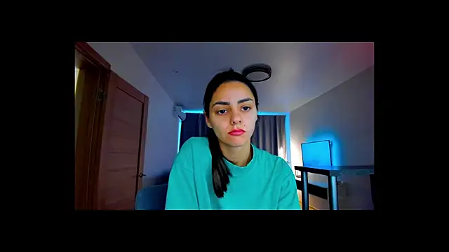 Snapshot of EmiliaZen chatting on 10/06/25, 12:24 EmiliaZen online show from 10/06/25, 12:24