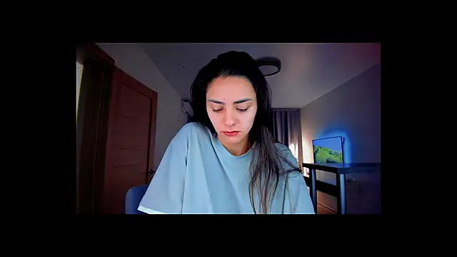 Snapshot of EmiliaZen chatting on 10/07/25, 02:36 EmiliaZen online show from 10/07/25, 02:36