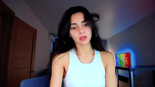 Snapshot of EmiliaZen chatting on 10/10/25, 01:10 EmiliaZen online show from 10/10/25, 01:10