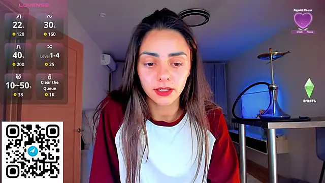 Snapshot of EmiliaZen chatting on 10/15/25, 01:28 EmiliaZen online show from 10/15/25, 01:28