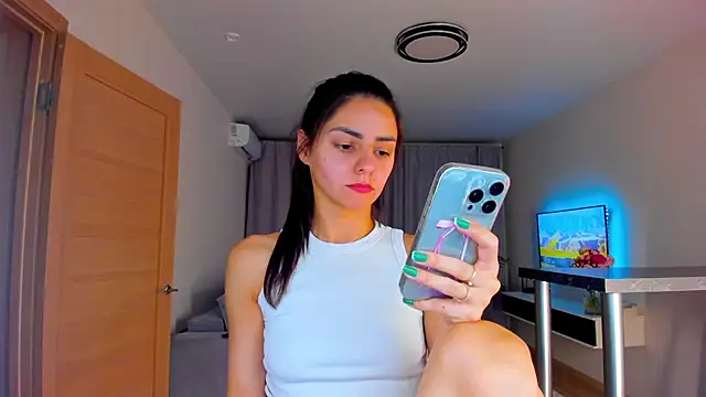 Snapshot of EmiliaZen chatting on 10/15/25, 05:24 EmiliaZen online show from 10/15/25, 05:24