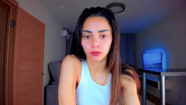 Snapshot of EmiliaZen chatting on 10/18/25, 05:57 EmiliaZen online show from 10/18/25, 05:57