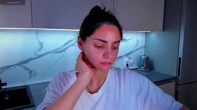 EmiliaZen online show from 06/16/26, 04:53